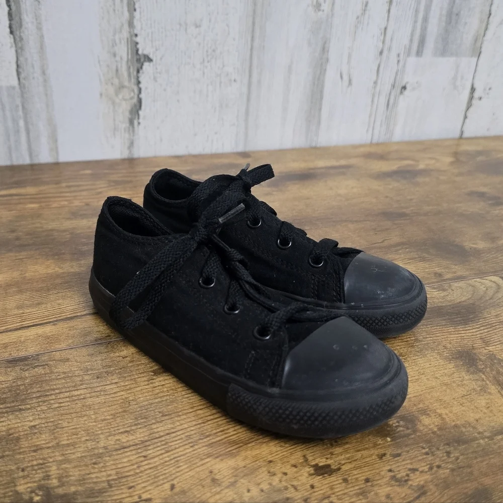 Converse Classic Black Kids Sneakers Toddlers Size 10